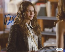Willa Holland Arrow Autographed Signed 8x10 Photo ACOA