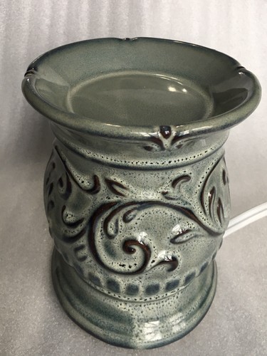 Yankee Candle Electric Wax Warmer Antiqued Teal Green Ceramic WORKS & CLEAN - Picture 2 of 5