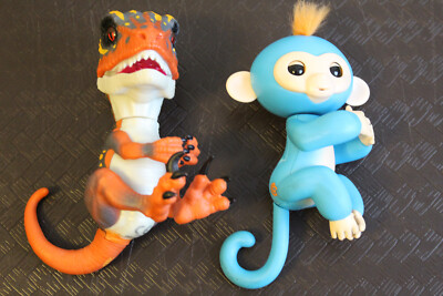 WowWee 2017 Scratch Untamed 3780 & 2016 Blue Monkey 3700 Fingerlings Figure