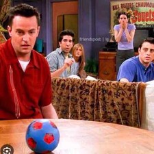 FRIENDS TV Show 90s Nostalgia THE ONE WITH THE BALL Game Chandler Rachel Joey