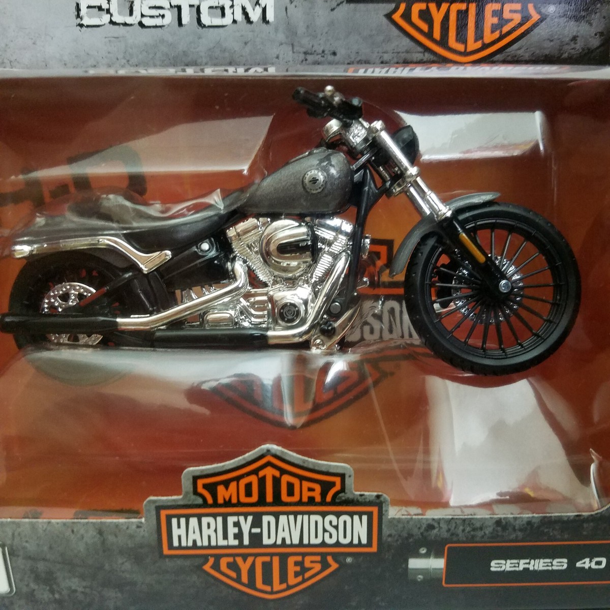 Maisto 2016 Harley Davidson Breakout, Gray Metallic 31360/40