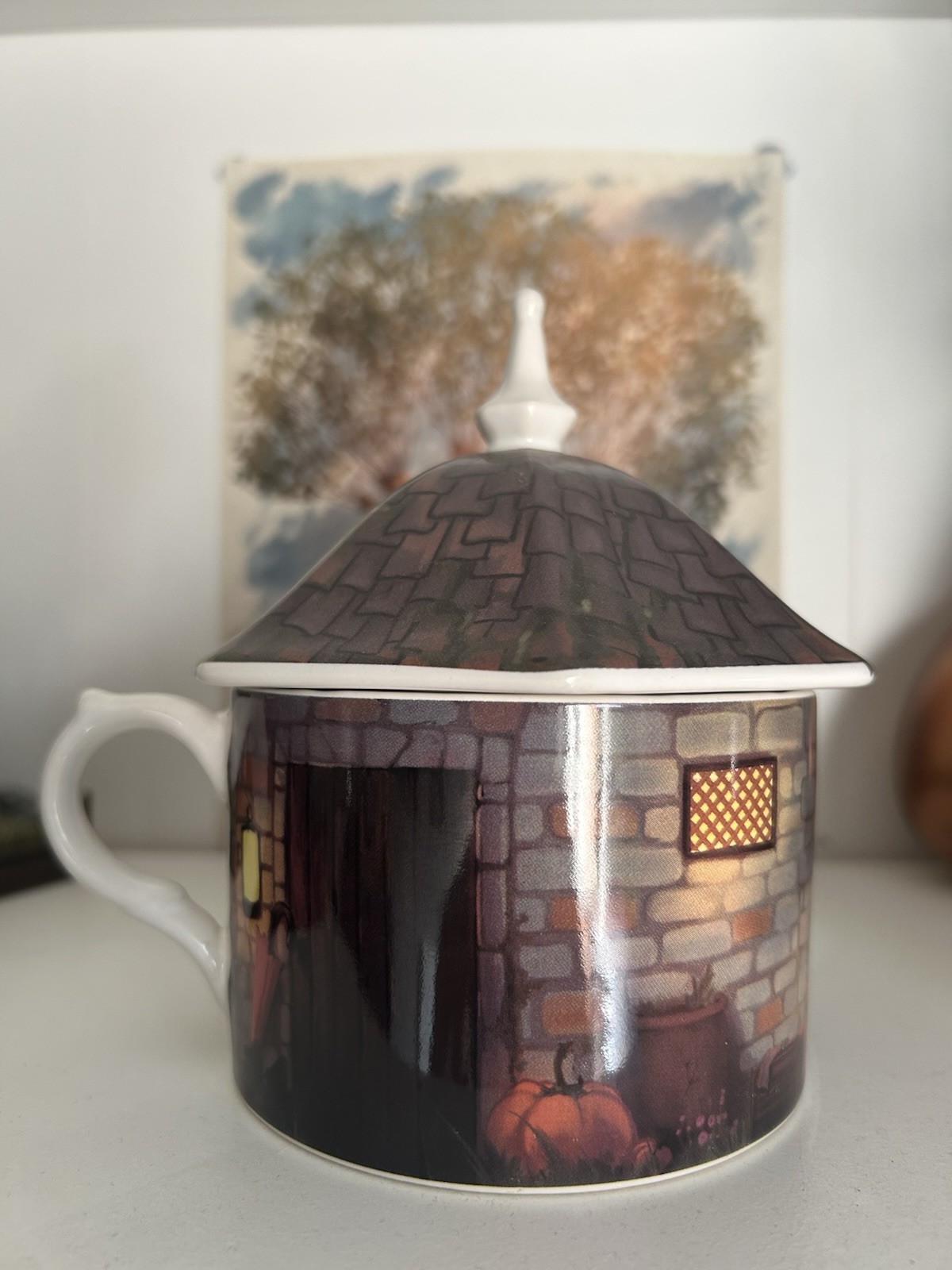 Taza Hagrid Hut con tapa de Litjoy. Artículo raro de Harry Potter.