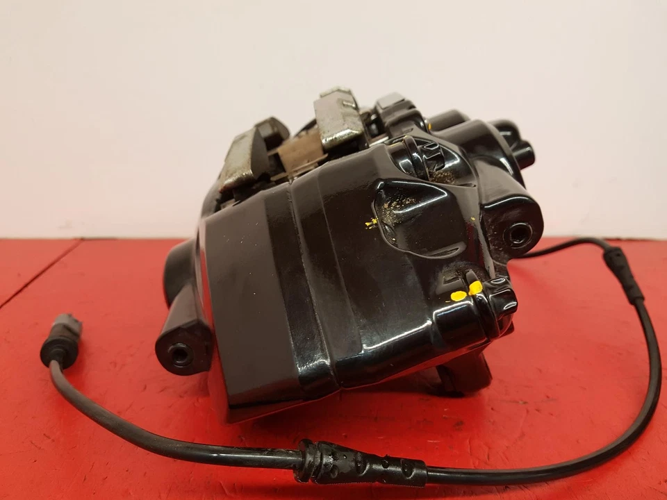 BMW I8 2020 1,5 gasolina delanteras Brembo par de pinzas de freno Foto 2 de 4