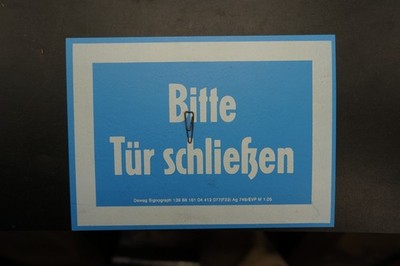 Please close door GDR Dewag signograph sign plastic warning old
