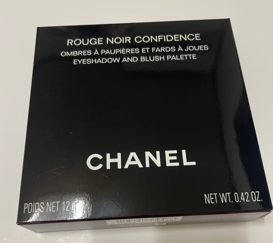 CHANEL ROUGE NOIR CONFIDENCE アイ&チーク Chanel Rouge Noir Confidence Maxi Eyeshadow & Blush Palette