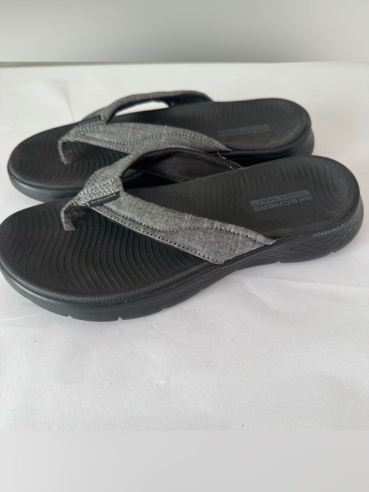 SKECHERS Size 7 Gray and Black Women’s Flip Flops - Goga Mat Sandals