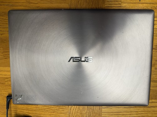 Asus Zenbook UX303UA - i5-6200U - 8GB RAM - 120GB SSD (GOOD SHAPE) - Picture 2 of 6