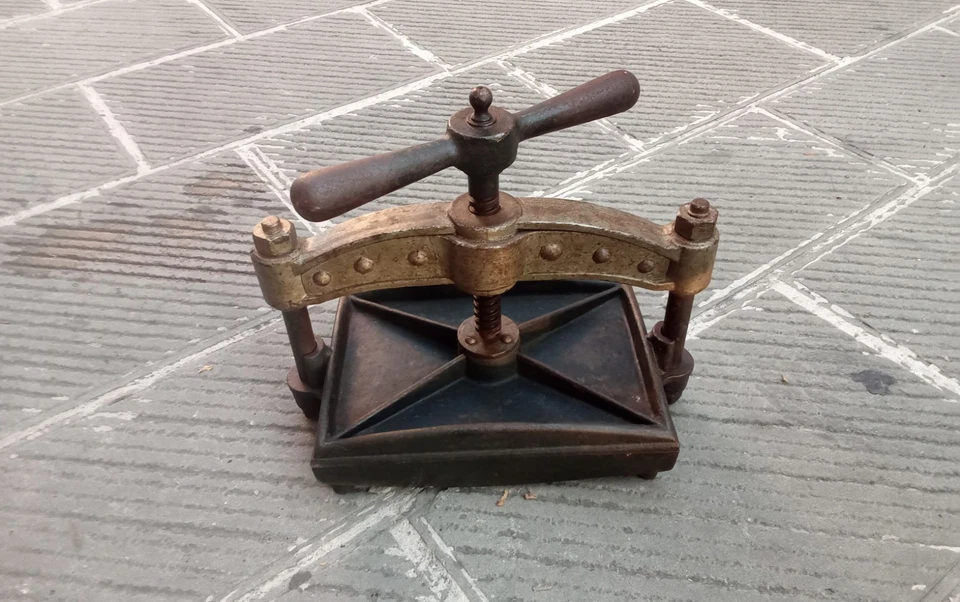 Antique Cast Iron Bookbinding Press Industrial Start 20th 1920s - Image 3 of 4