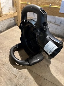 Nacktkarosseriegehäuse aus einem 2017 McCulloch GBV325, Benzin-Blattgebläse (180)