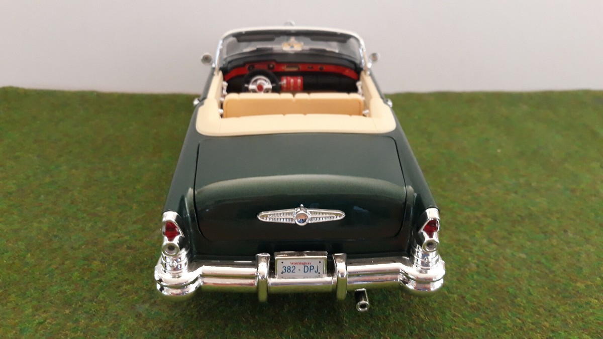 Miniature Buick Century Cabriolet 1955 – 1/18 – MIRA – Bleu