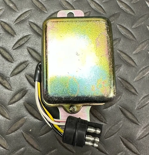 Regulador de voltaje Bosch - 30 513 / 30513 - Se adapta a Nissan / Datsun 620, 1200 y más Foto 3 de 4
