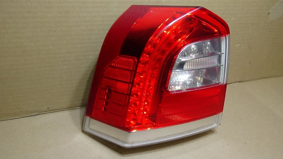 Luz trasera izquierda del lado del conductor Volvo XC70 2014-2016 Foto 2 de 4