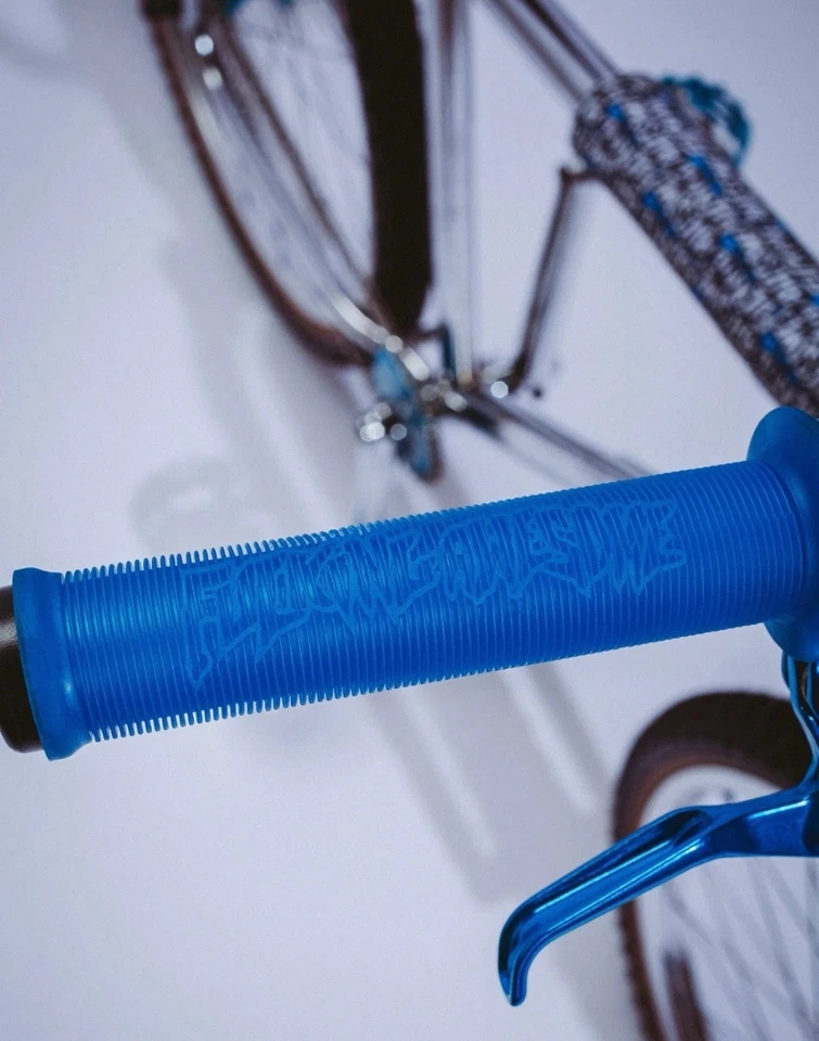 CULT BMX FCKING AWESOME 26" BICYCLE CHROME POLISHED/BLUE/BLACK - Image 2 of 4