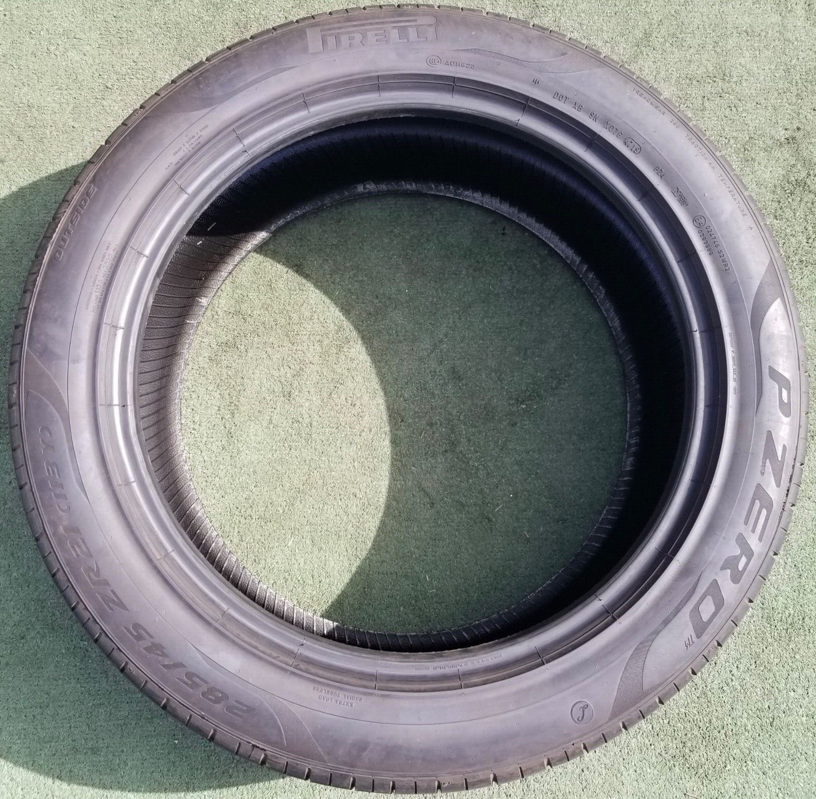 285/45R21 Pirelli P Zero PZ4 Tire 285/45ZR-21 L Lamborghini Urus Front 50% Tread