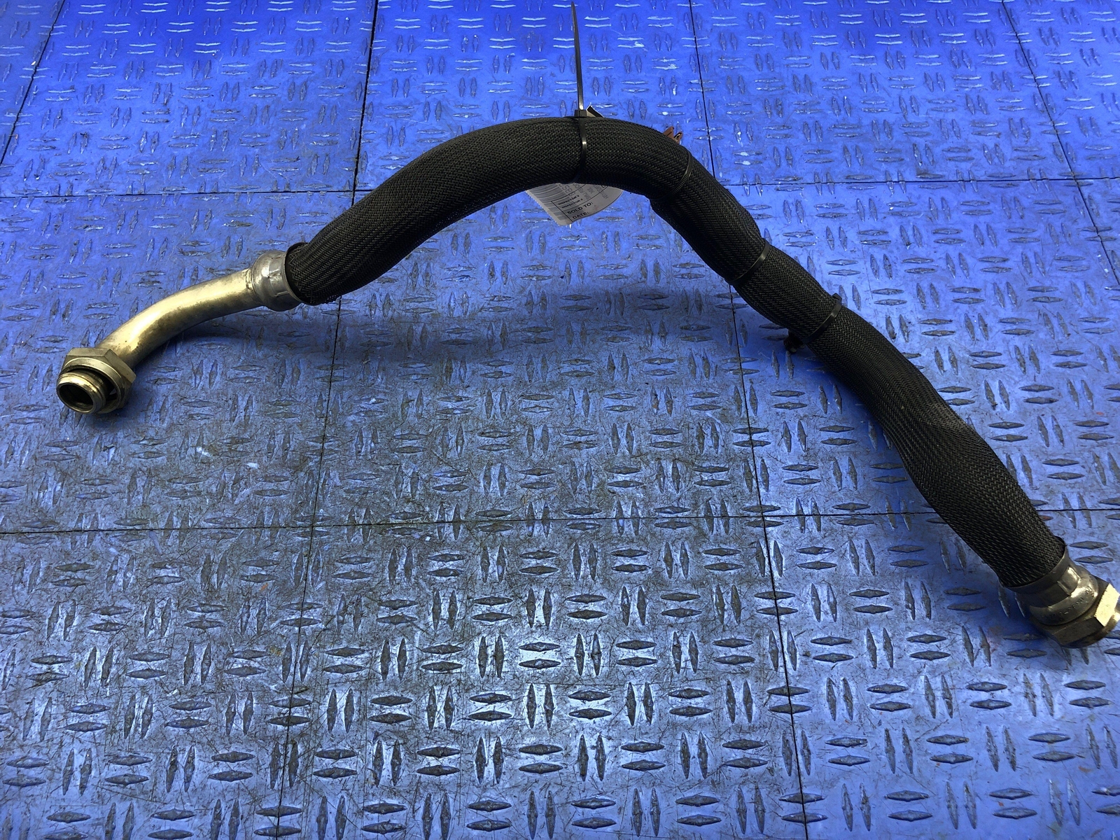 2006-2018 ASTON MARTIN VANTAGE V8 ENGINE OIL COOLER OUTLET HOSE PIPE 6G33-6B748