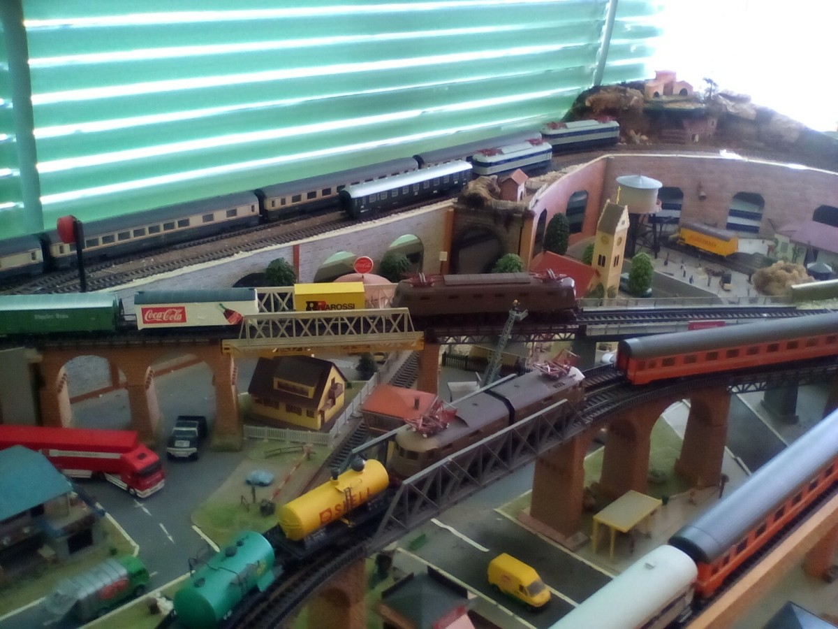 Ferrovia Italiana Plastico Trenino Elettrico PLASTICO FERROVIARIO
