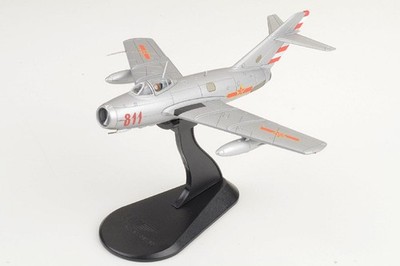 Hobby Master 1/72 MiG-15 Fagot Airplane Red 811 CPVAF 72nd GvIAP