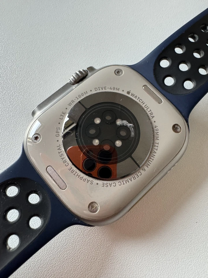 Apple Watch Ultra, photo 2 of 5