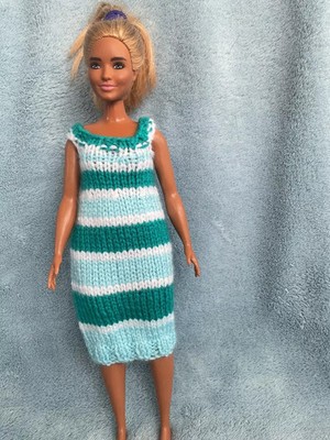 STRICKKLEID - PASST CURVY BARBIE GRÖSSE PUPPE PORTOFREI #2077