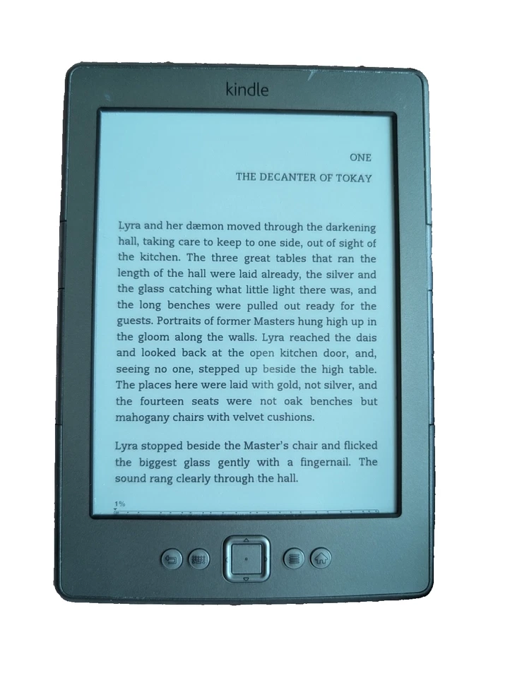 Amazon Kindle 4th Generation - D01100 eBook Reader - Wi-Fi 6" Display Graphite - Image 3 of 4