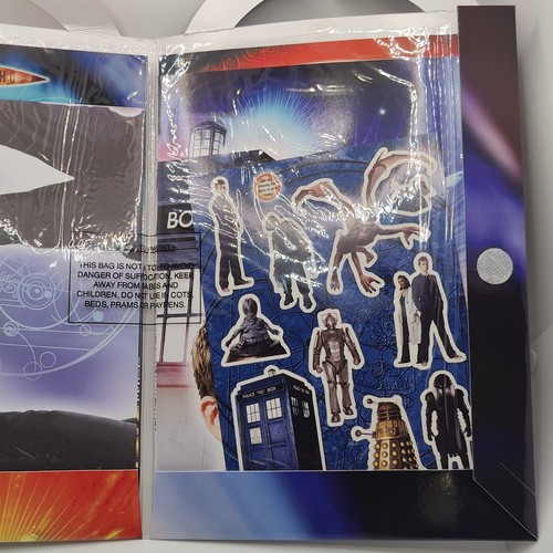 Doctor Dr Who Carry Pack 2007 by Alligator Books Ltd. As New and Sealed - Imagen 4 de 12