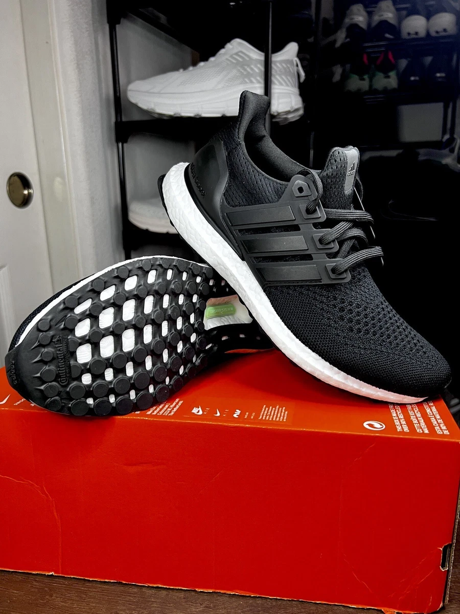 Black and white sales ultra boost womens