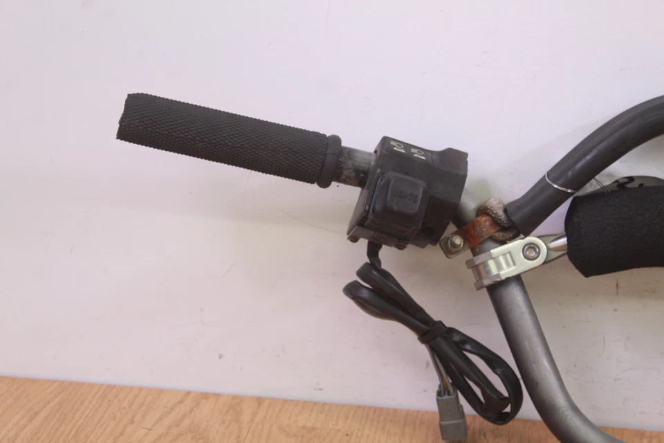 Manillar Ski-Doo Summit 670 X 1998 con controles Foto 2 de 4