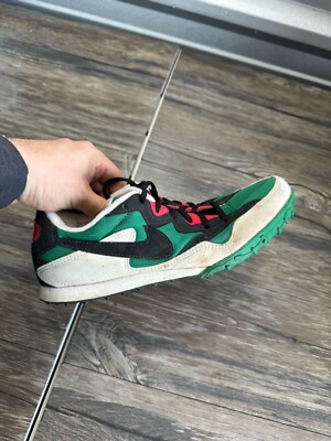 VINTAGE 1997 NIKE ZOOM COUNTRY 2 (FORST/ BLK/ ATOM RD) TRACK & FIELD SHOES 8.5