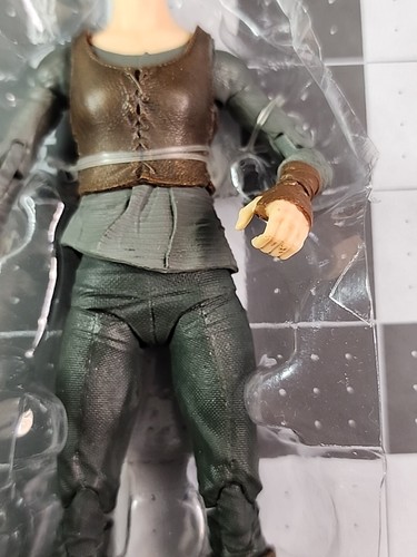 McFarlane Toys the Witcher fodder CIRI medieval FEMALE body buck NO PEG - Picture 4 of 7