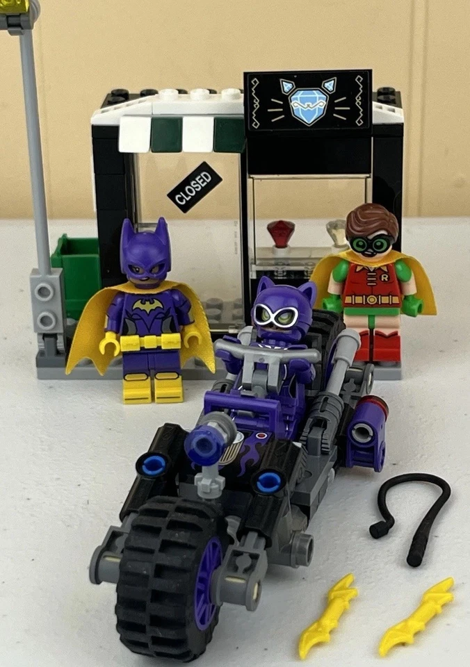 LEGO 70902 Catwoman Catcycle Chase Batman Movie Read Seller’s Description No Box - Image 2 of 4