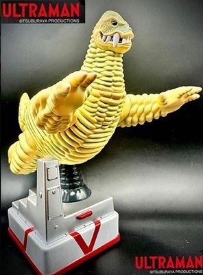 Unopened Century Fugu Red King Figure on Department Store Rooftop Sofvi Soft Vin