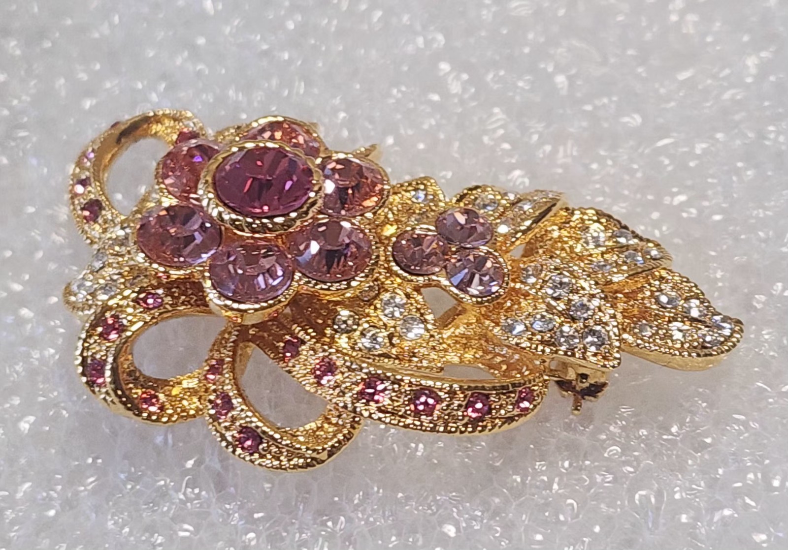 JBK Camrose & Kross Signed Vintage Gold Tone Pink Clear Flower Brooch IOB  C499