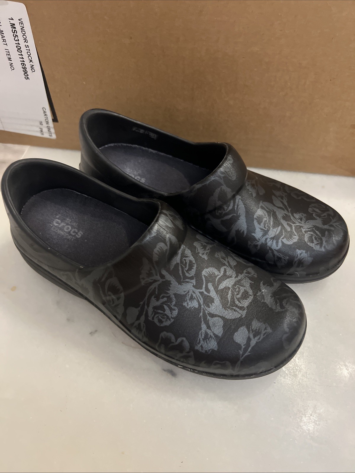 CROCS Dual Comfort Clogs Shoes 8W 8 W Black & Gray Rose Print Nursing Clean