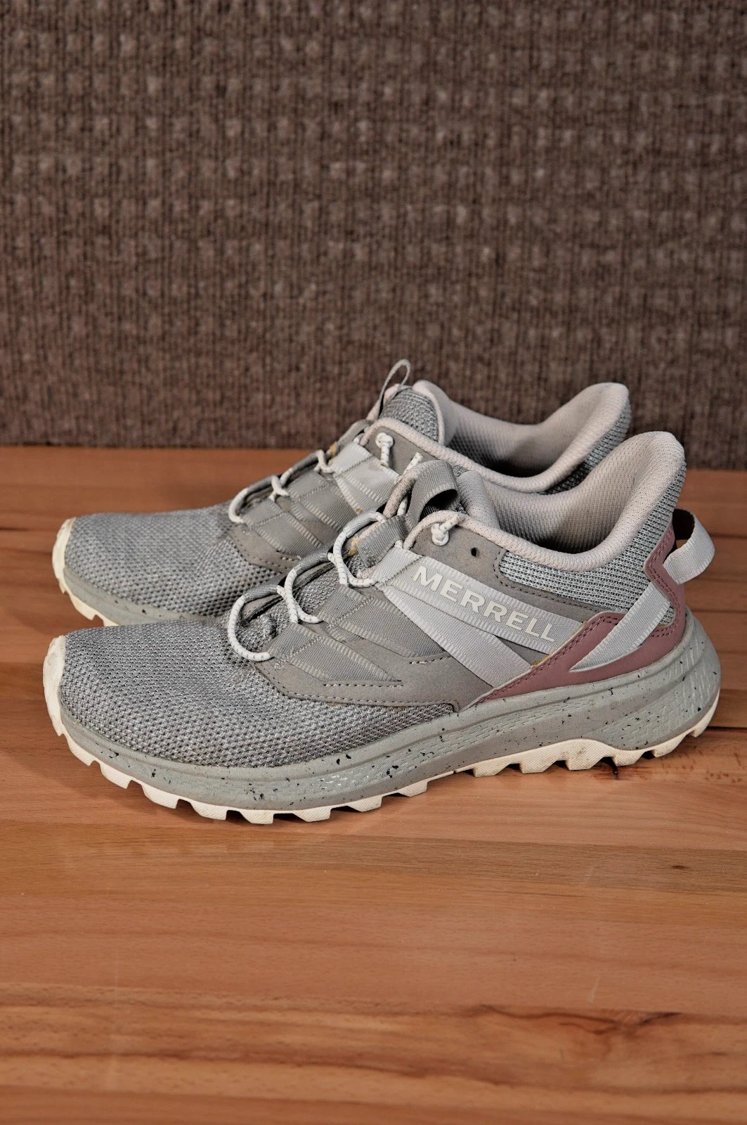Merrell Dash Bungee Paloma Burlwood with plum accents Knit Sneakers Women US 7
Opens in a new window