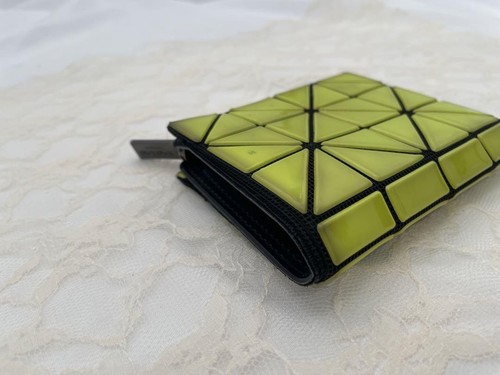 BAO BAO ISSEY MIYAKE Compact Wallet From Japan - Picture 2 of 9