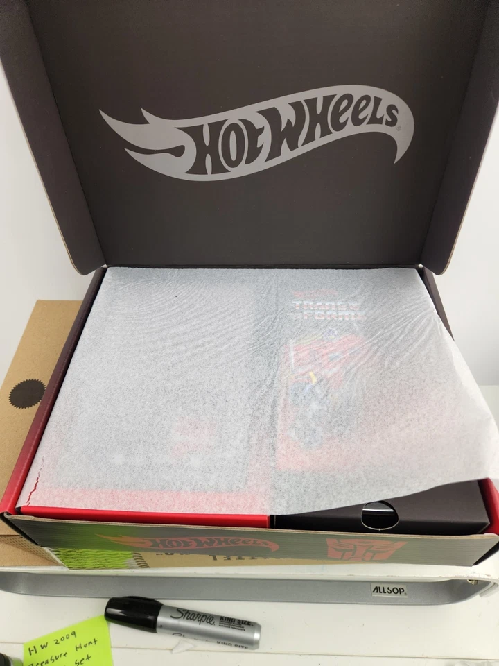 Hot Wheels Transformers Optimus Prime Mattel Creations RLC NEW Rare - Image 2 of 4