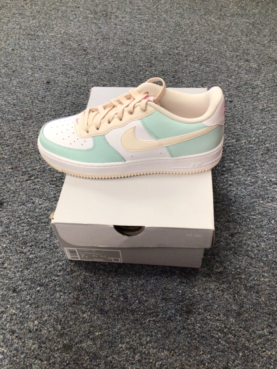 NIKE Youth Air Force 1 GS Jade Ice Guava Ice Shoes 7 Youth