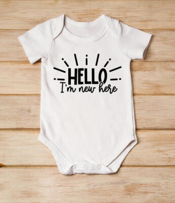 ''Hello I'm New Here'' Baby Bodysuit   Adorable Unisex Newborn Outfit 