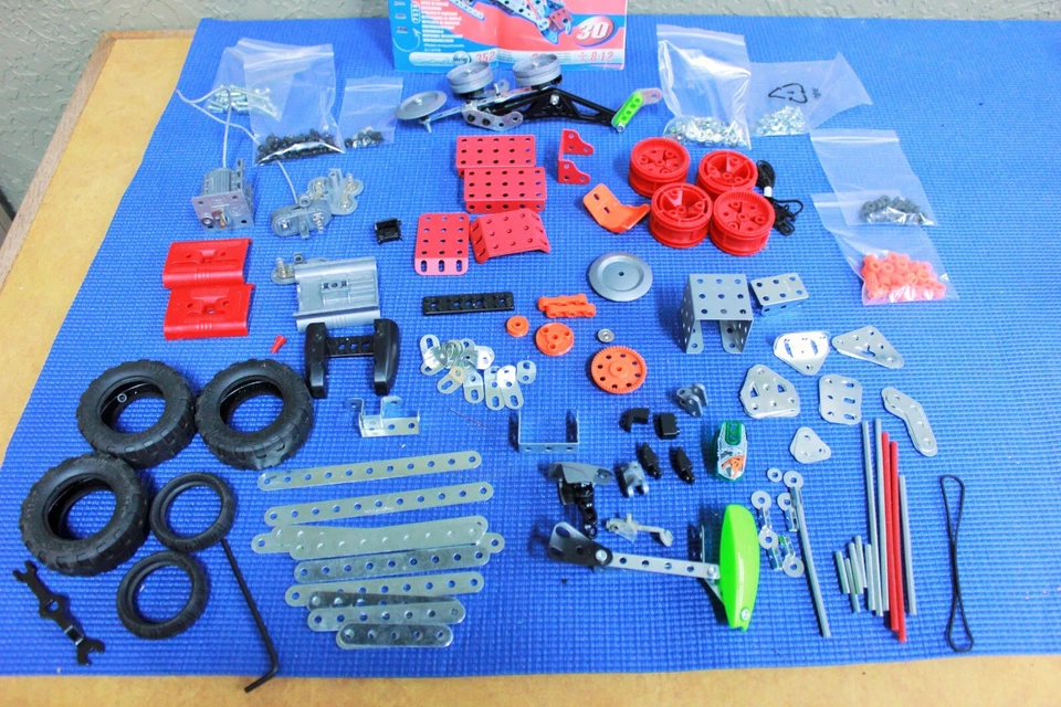 ERECTOR Motorized Multimodels Set w/ Manual 30 Models 7530 ~~INCOMPLETE - Image 3 of 4