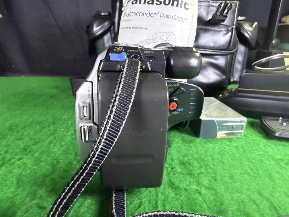 Panasonic PV-L759D VHS-C Camcorder Kit Bag Remote Charger Tape Tested Works - Image 4 of 4