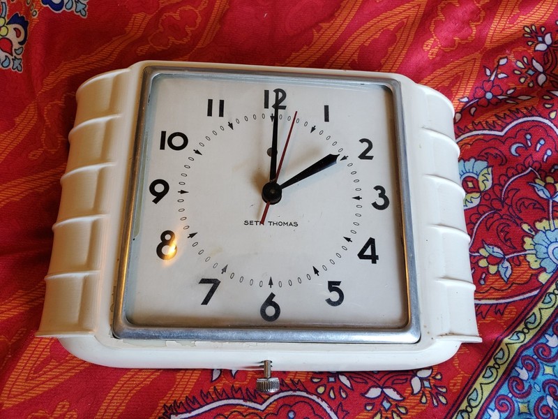 SETH THOMAS kitchen ART DECO WHITE ELECTRIC WALL CLOCK for parts HITT E854-003