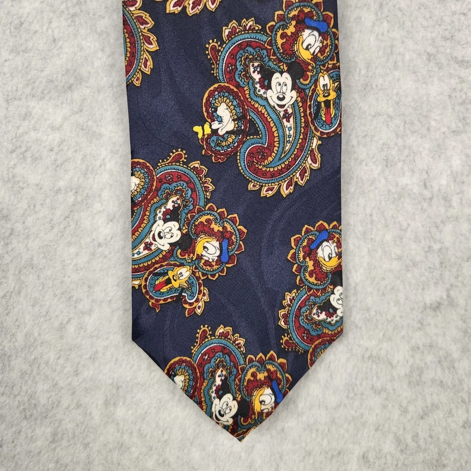 Vintage Disney Mickey Gravata Ilimitada Masculina Paisley Personagens de Desenhos Animados Feitos EUA Anos 90 - Imagem 2 de 4