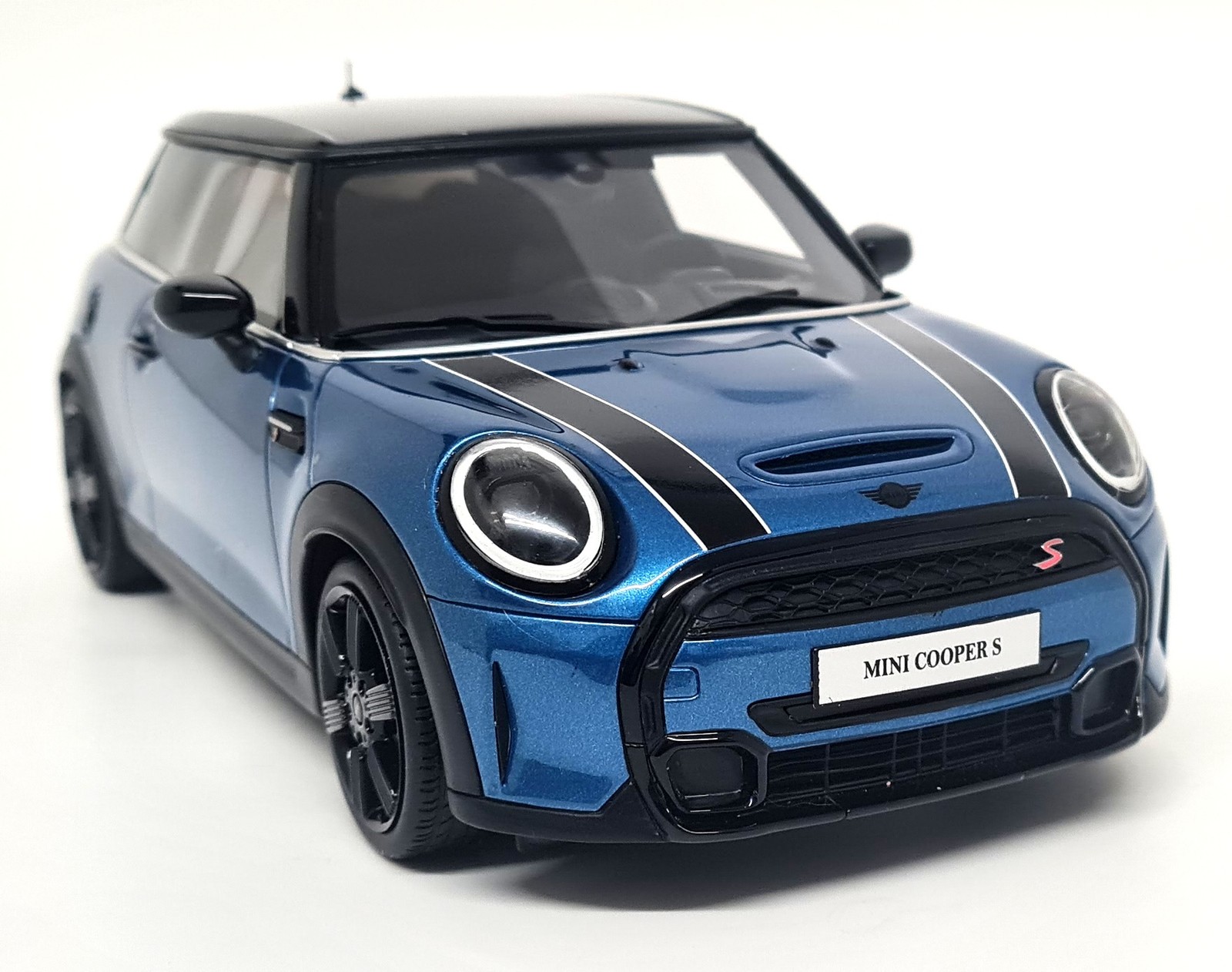 Otto 1/18 - Mini Cooper S Metallic Blue / White 2021 Resin Scale Model Car