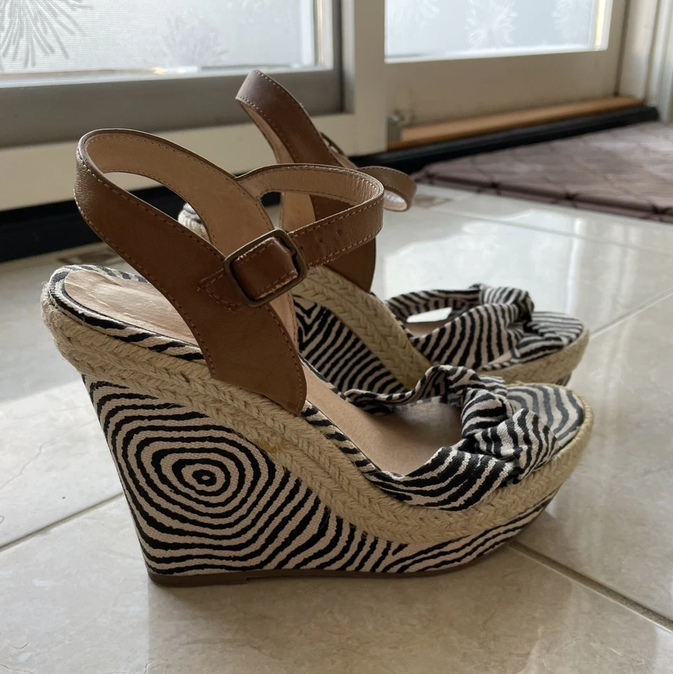 Zapatos de verano "ALDO" para mujer punta abierta tacón de cuña alpargatas motivo cebra talla 37 Foto 4 de 4
