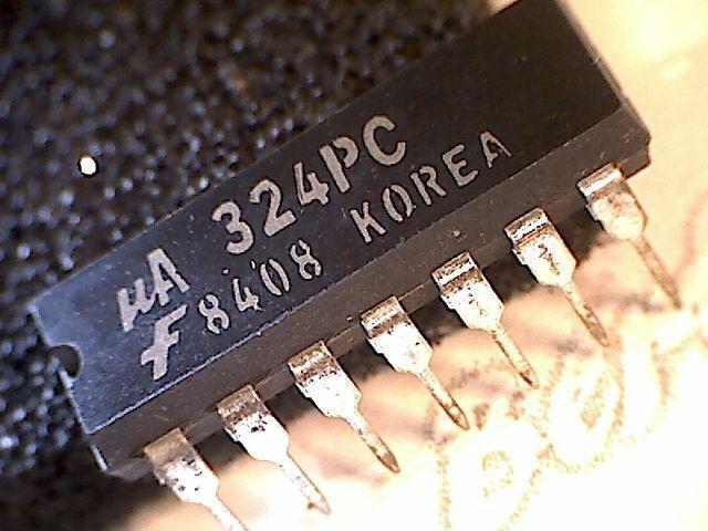 1 x CIRCUITO INTEGRATO UA723PC (nuovo vecchio stock) C593U6F200923
