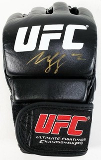 Khamzat Chimaev Signed UFC Glove (PSA/DNA ITP)