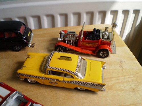 JOBLOT OF MAINLY AMERICAN DIECAST CARS MOST IN GOOD CONDITION - Picture 5 of 11