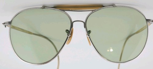 Vintage Bausch & Lomb JAPAN Aviator Pilot's Sunglasses w Green Lens