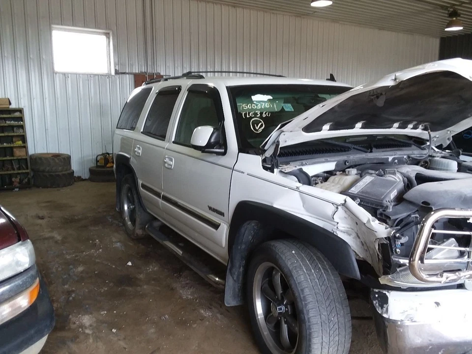 Trunk/Hatch/Tailgate Liftglass Steel Fits 05-06 SUBURBAN 1500 2084416 - Image 2 of 4