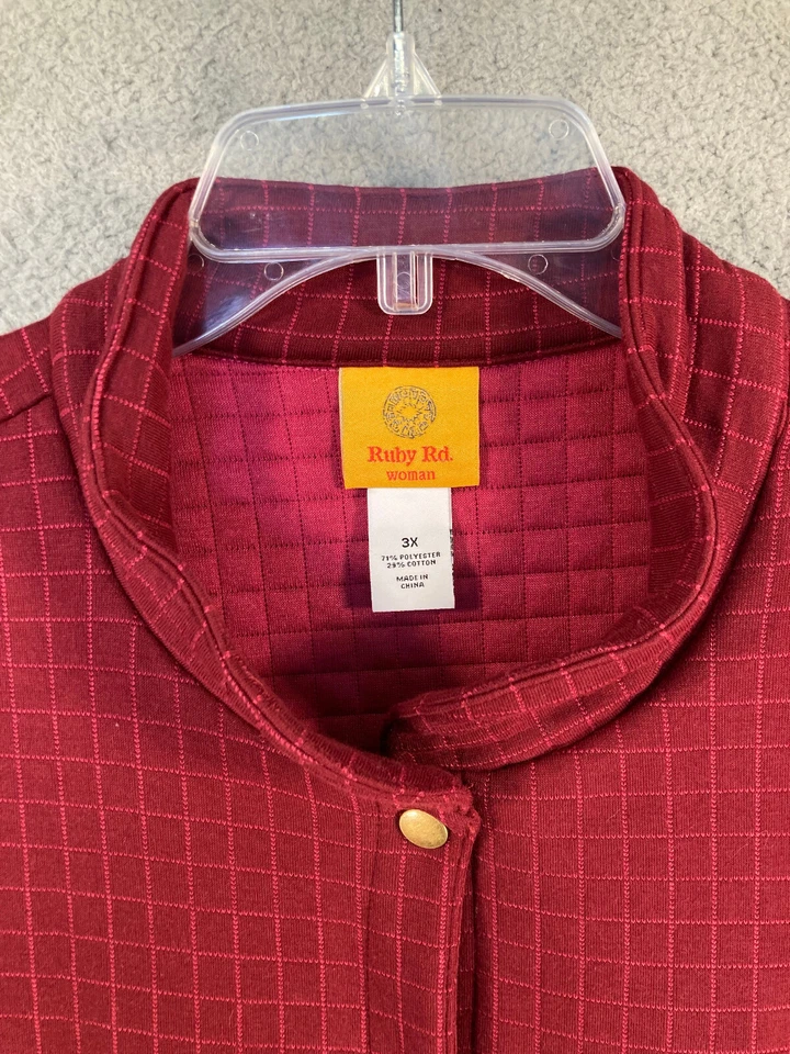 Ruby Rd. Colete Feminino Plus 3X Borgonha/Vermelho Snap Front Mock Neck Acolchoado Look NOVO - Imagem 2 de 4